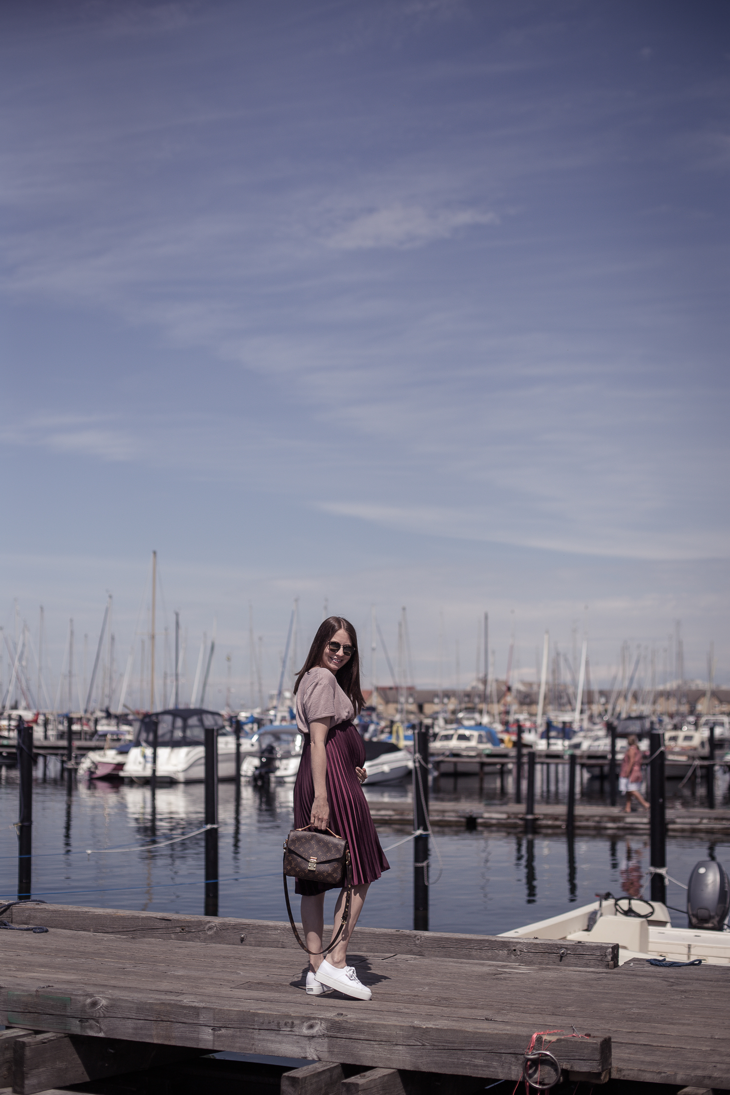 Plisserad kjol - en favorit som gravid - Thessan.se - Bloggare i Malmö