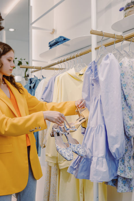 A girl sustainable shopping in a store