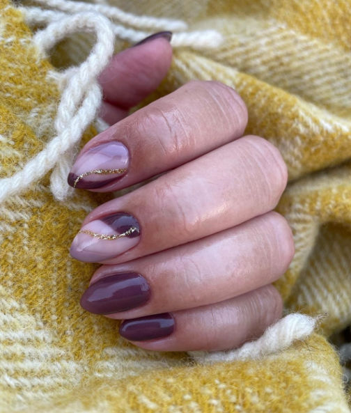 Burgundy Nails for Weeding Guests: Deep and rich burgundy nails for a timeless and luxurious choice.