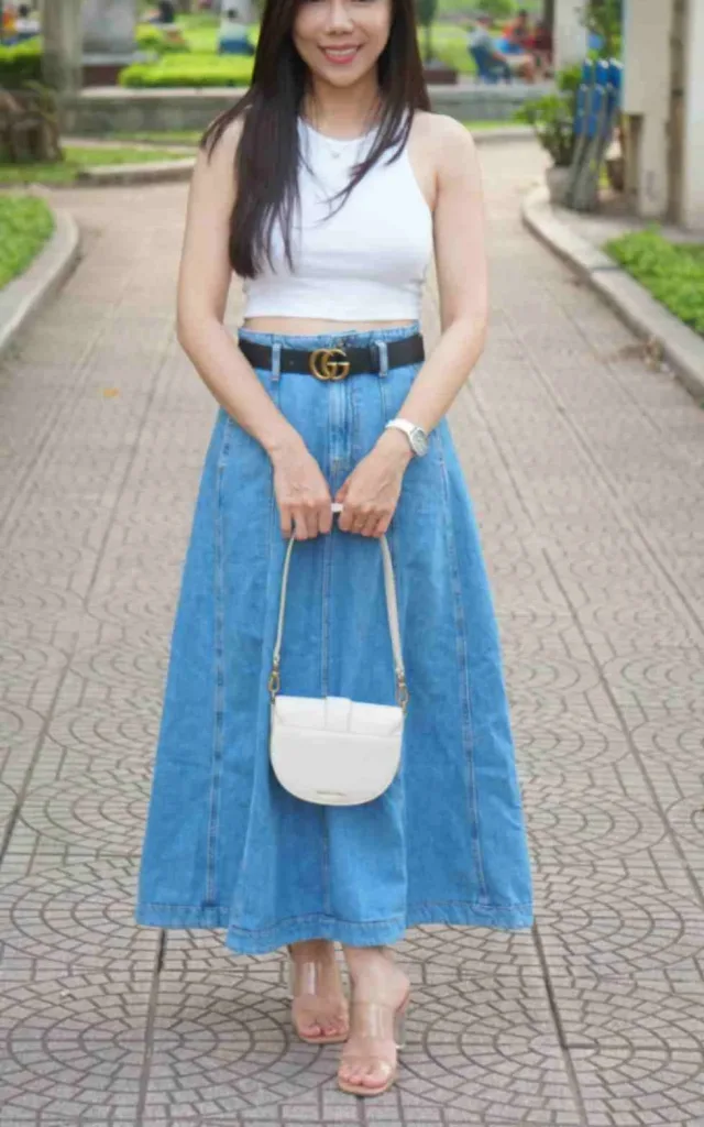 denim-maxi-skirt style showcasing the 8 steps of the article.