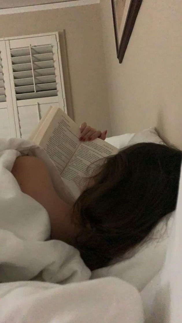 A healthy sleep habit of reading before bed