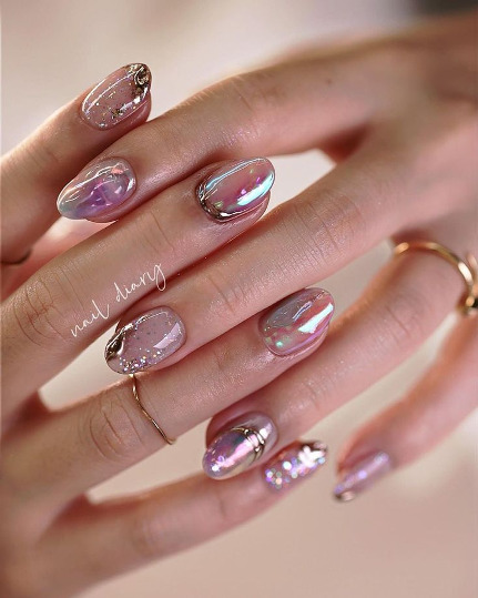 Iridescent nails