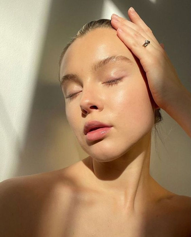 Read more about the article 10 Healthy Skincare Habits You Need to Adopt ASAP