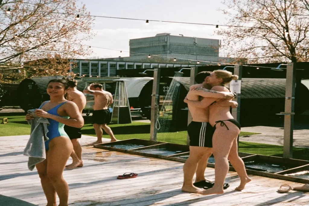 The Energy of Warmth, Chilly, and Neighborhood for Feeling Higher Bodily and Mentally – The Sunday Cosy The Energy of Warmth, Chilly, and Neighborhood for Feeling Higher Bodily and Mentally – The Sunday Cosy