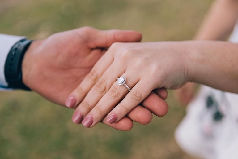 how to choose engagement ring