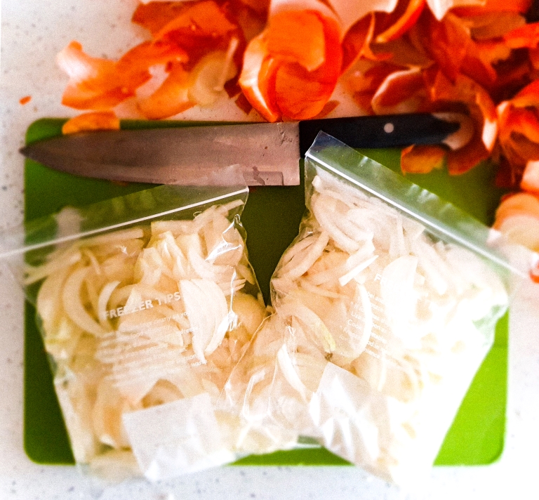 cut onions prepared in bags for the last 10 days of ramadan