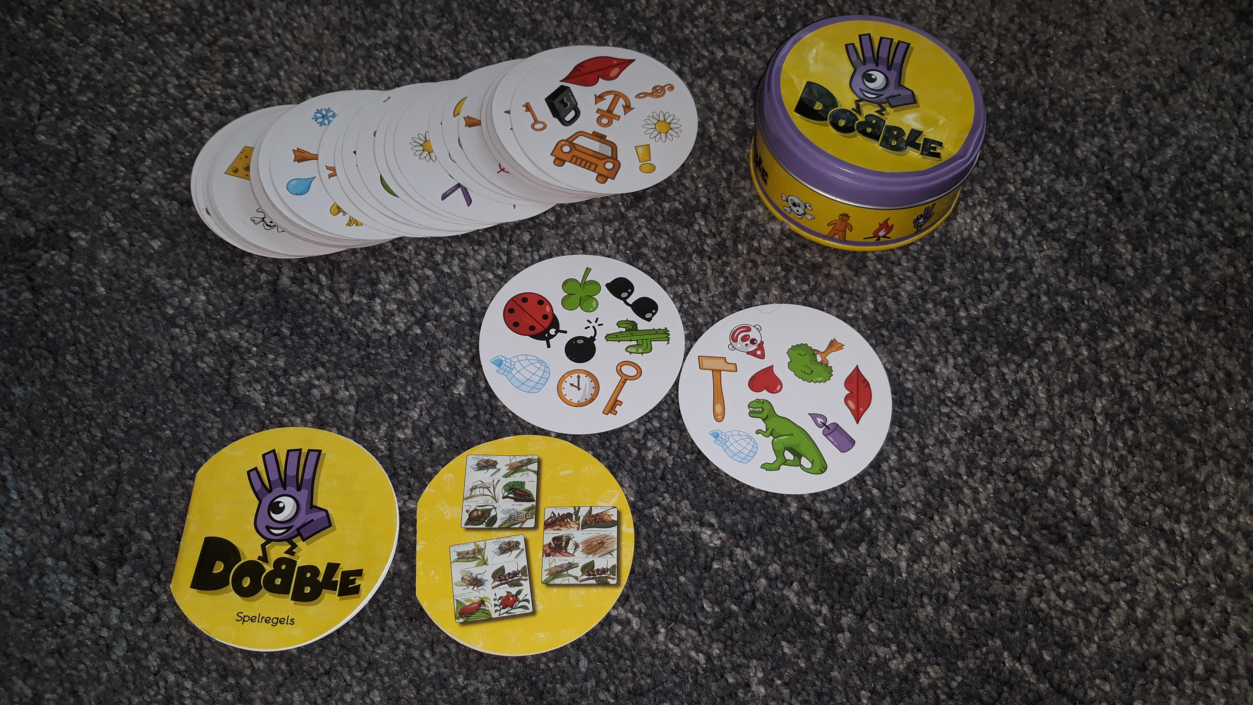 Dobble Classic, razendsnel kaartspel in blik (met spelregels)