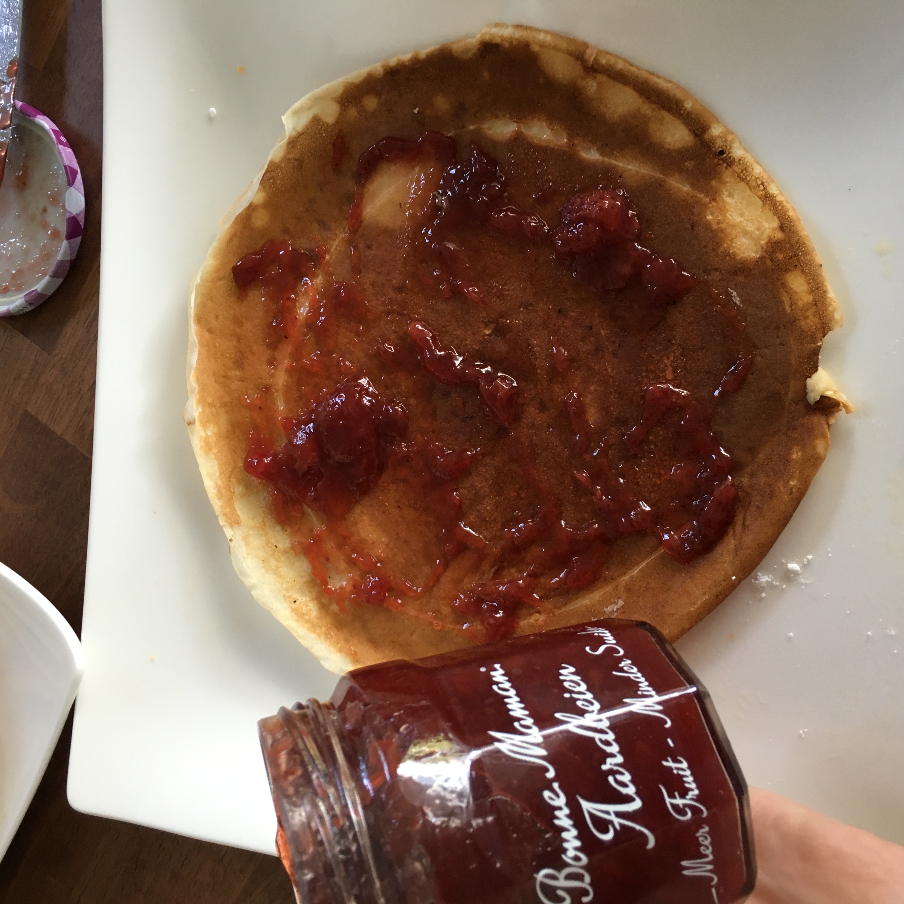 Pannenkoeken met Bonne Maman Meer Fruit Minder Suiker Aardbeien