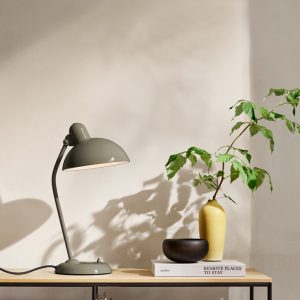 Udstillingsmodel Fritz Hansen KAISER idell™ 6556-T Bordlampe Olive Green