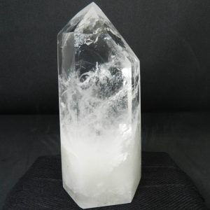 Elevated image of clear tipped, standing Quartz
