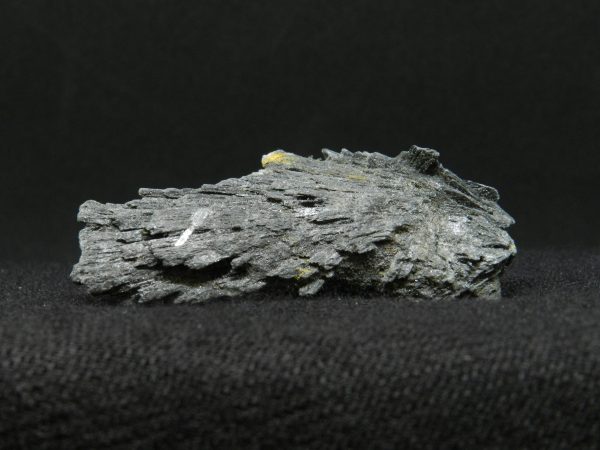 Detailed image of Black Kyanite