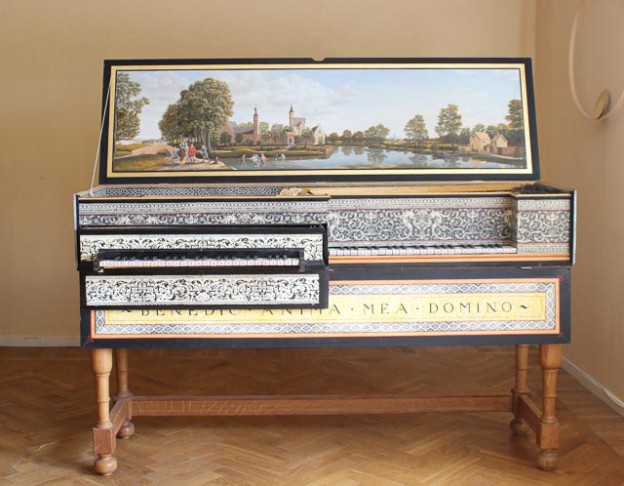 Sold virginal Mother and Child Kilstr ms Klafvessinmakeri