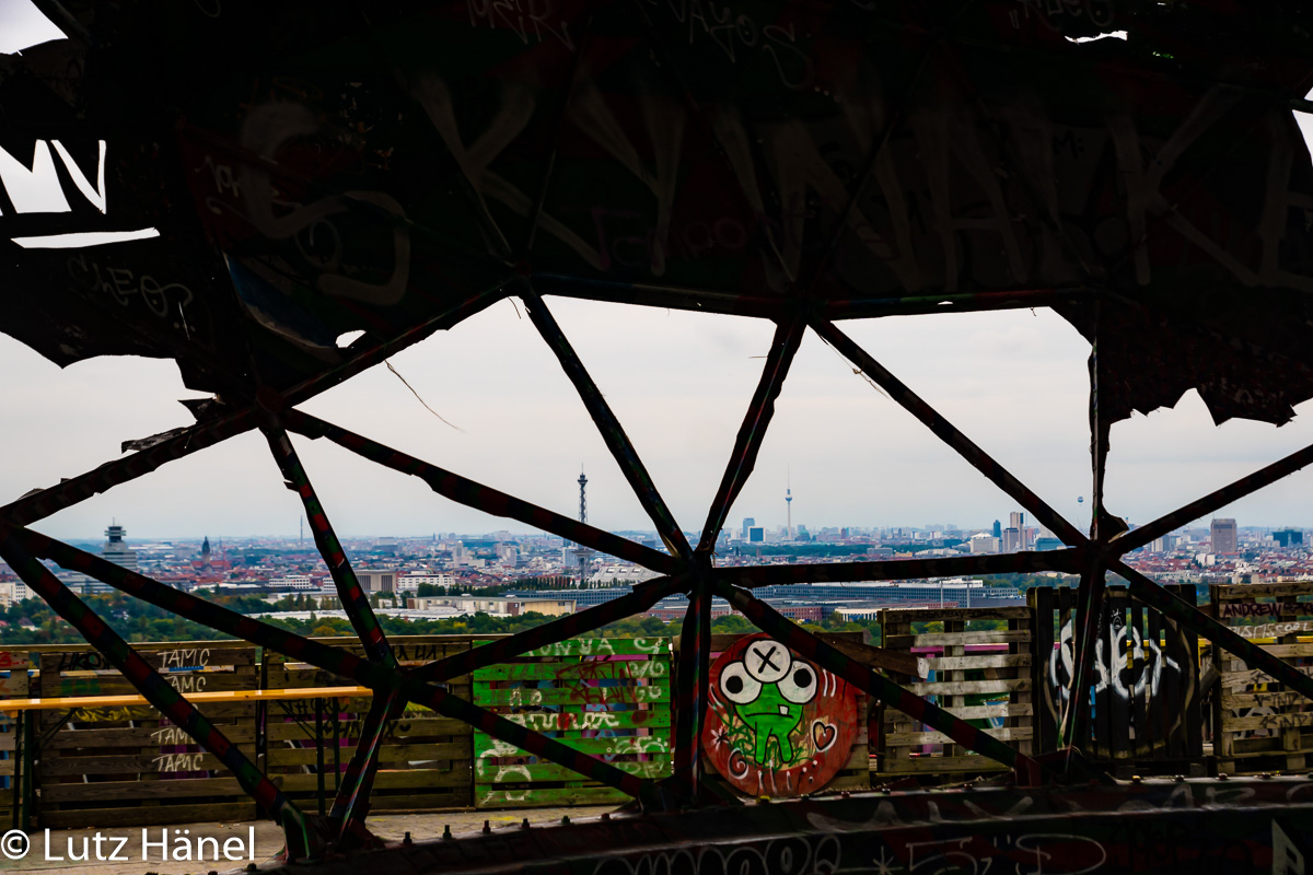 Teufelsberg Urbane Grafftis wo auch das Auge hinschaut & Urban-Art-Foto-Tour - Foto aus der Serie Graffiti und Streetart in Berlin