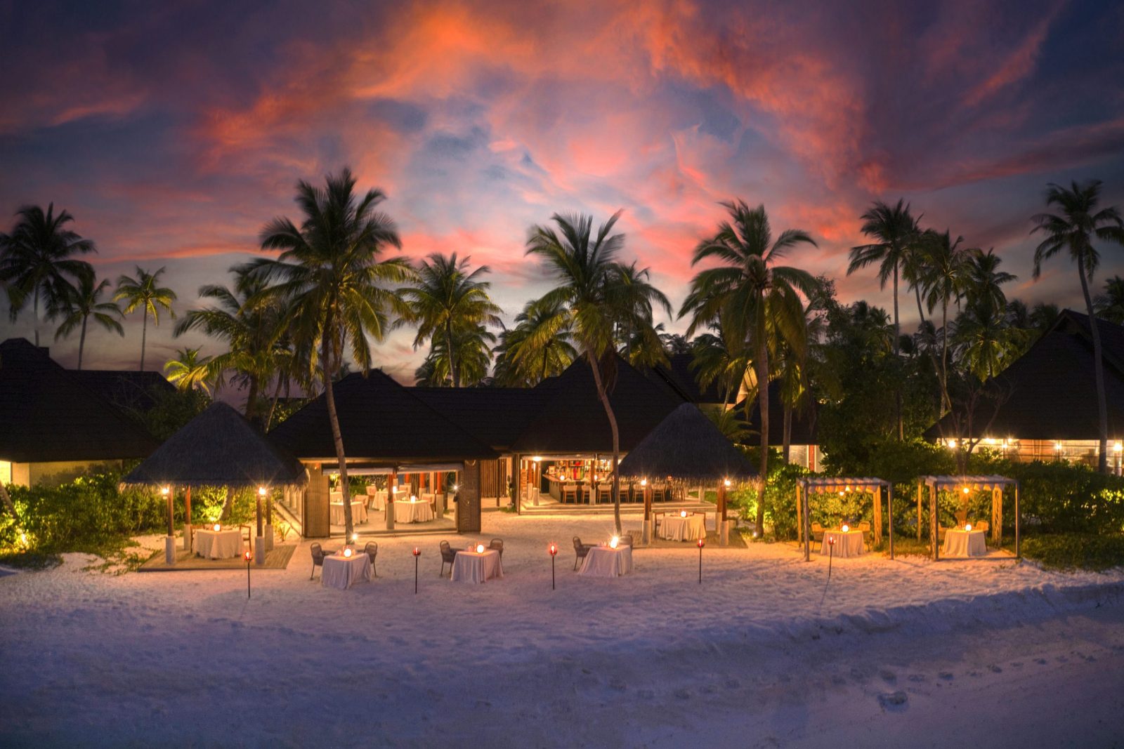 Fushifaru Raakani Restaurant 01 (1)