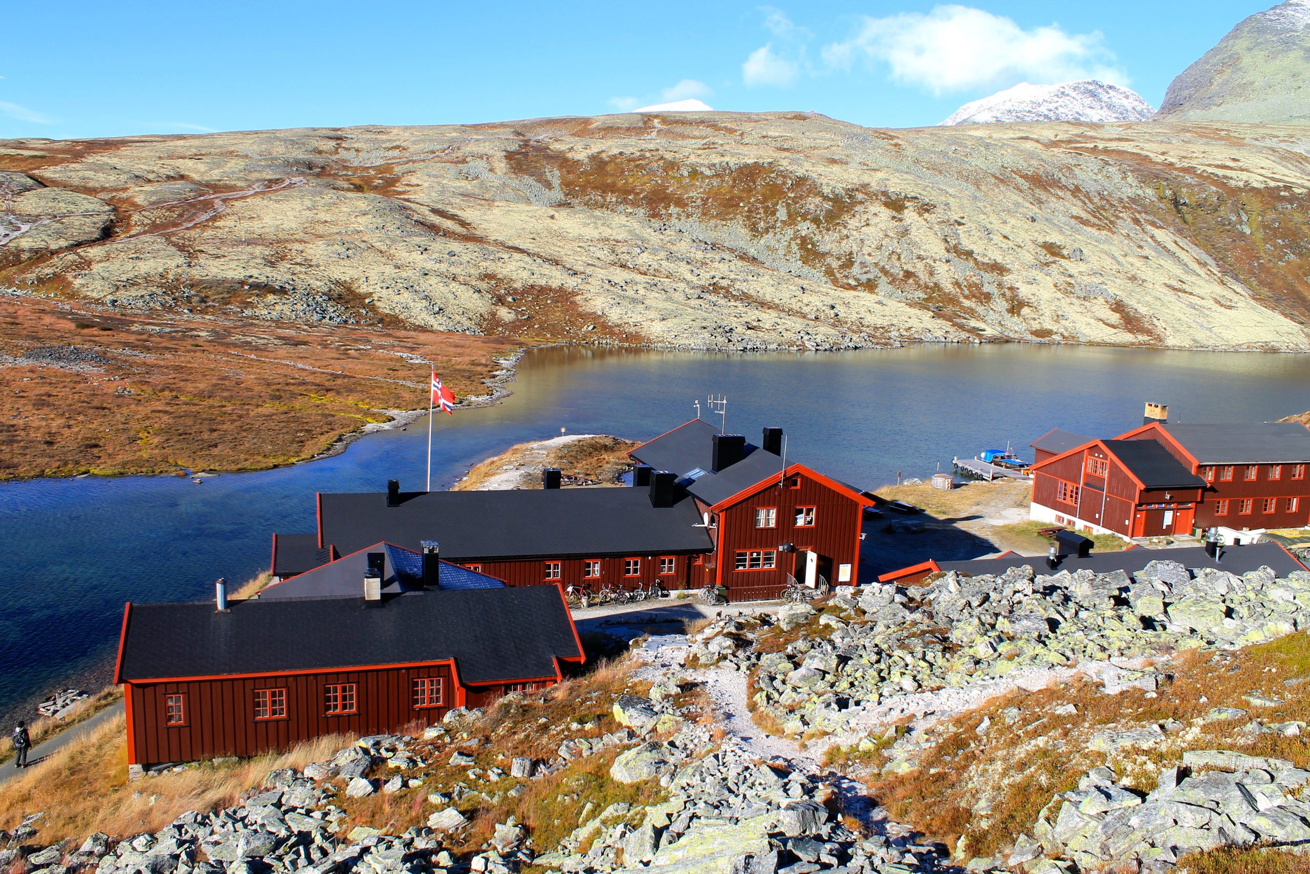 Rondvassbu - en av DNT´s betjente turisthytter i Rondane. Rondvassbu