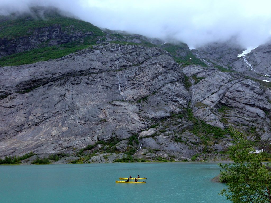 Padling på Nigardsvatnet ved Nigardsbreen.