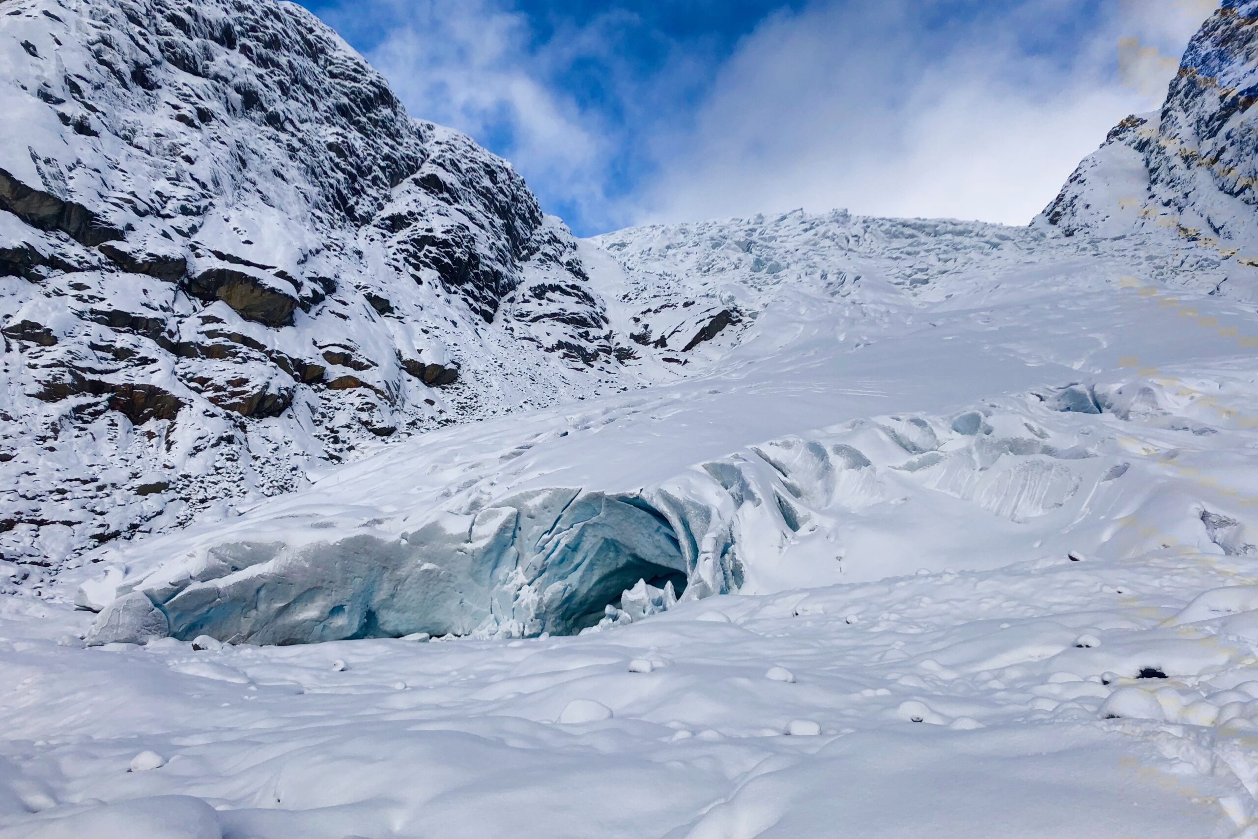 Tuftebreen er en flott brearm som er godt egnet for flotte breturer. Tuftebreen