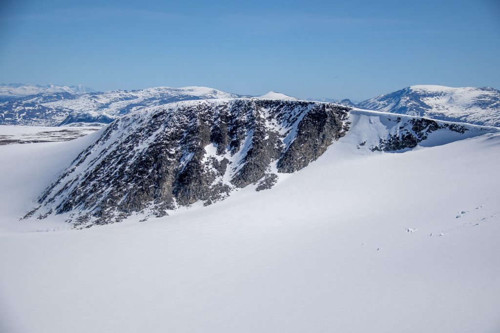 Austre Vestbreapiggen sett fra Midtre Vestbreapiggen.