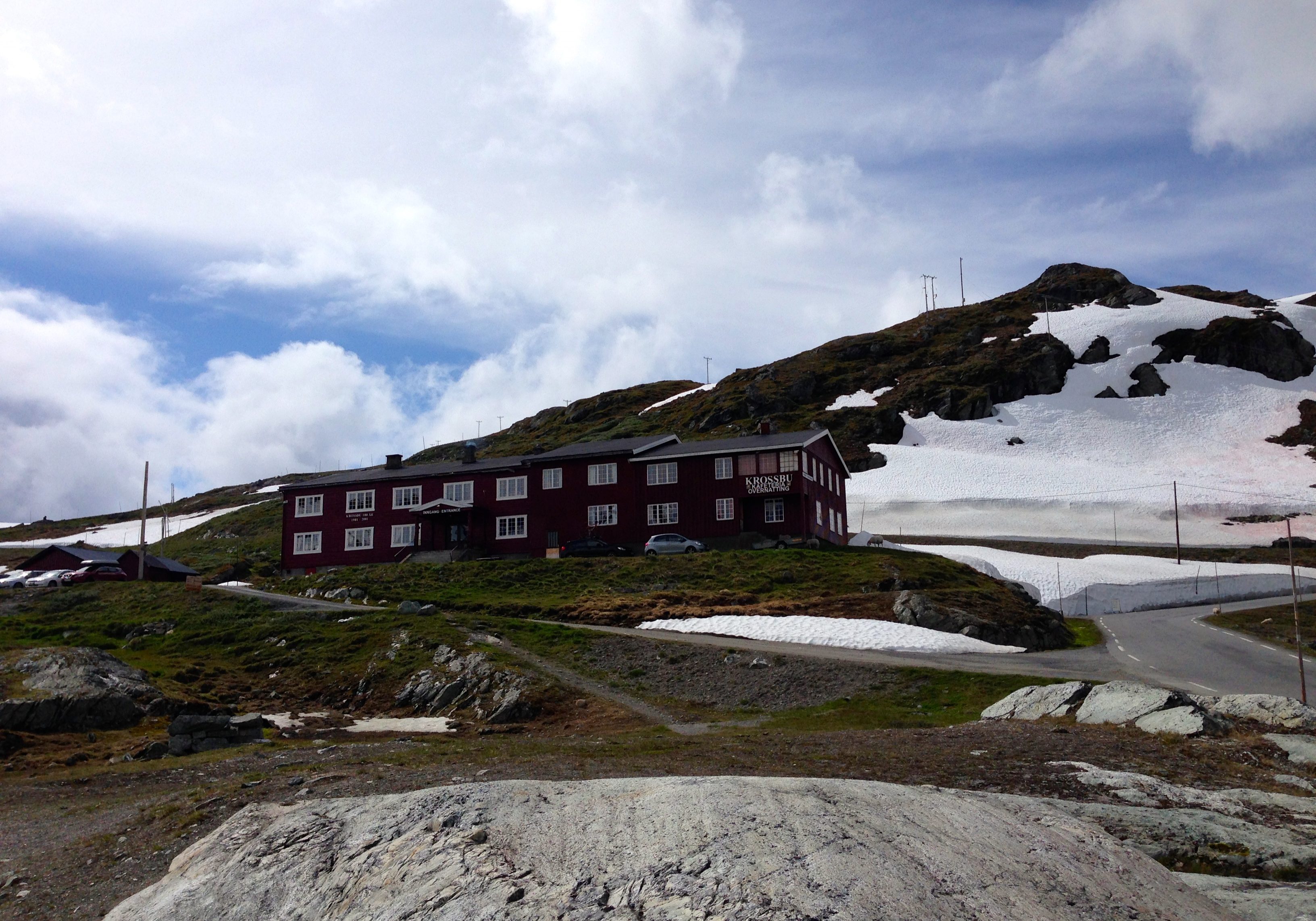 Krossbu er et godt utgangspunkt for turer til Smørstabbtindan.