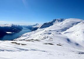 Oksen i Hardanger med Sørfjorden.