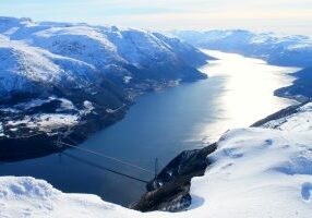 En utrolig flott utsikt over Hardangerfjorden fra Midtfjellet