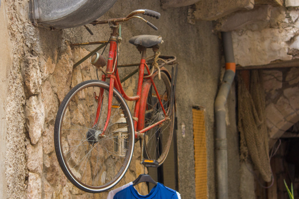 Fahrrad-Impressionen-auf-Carloforte-Sardinien