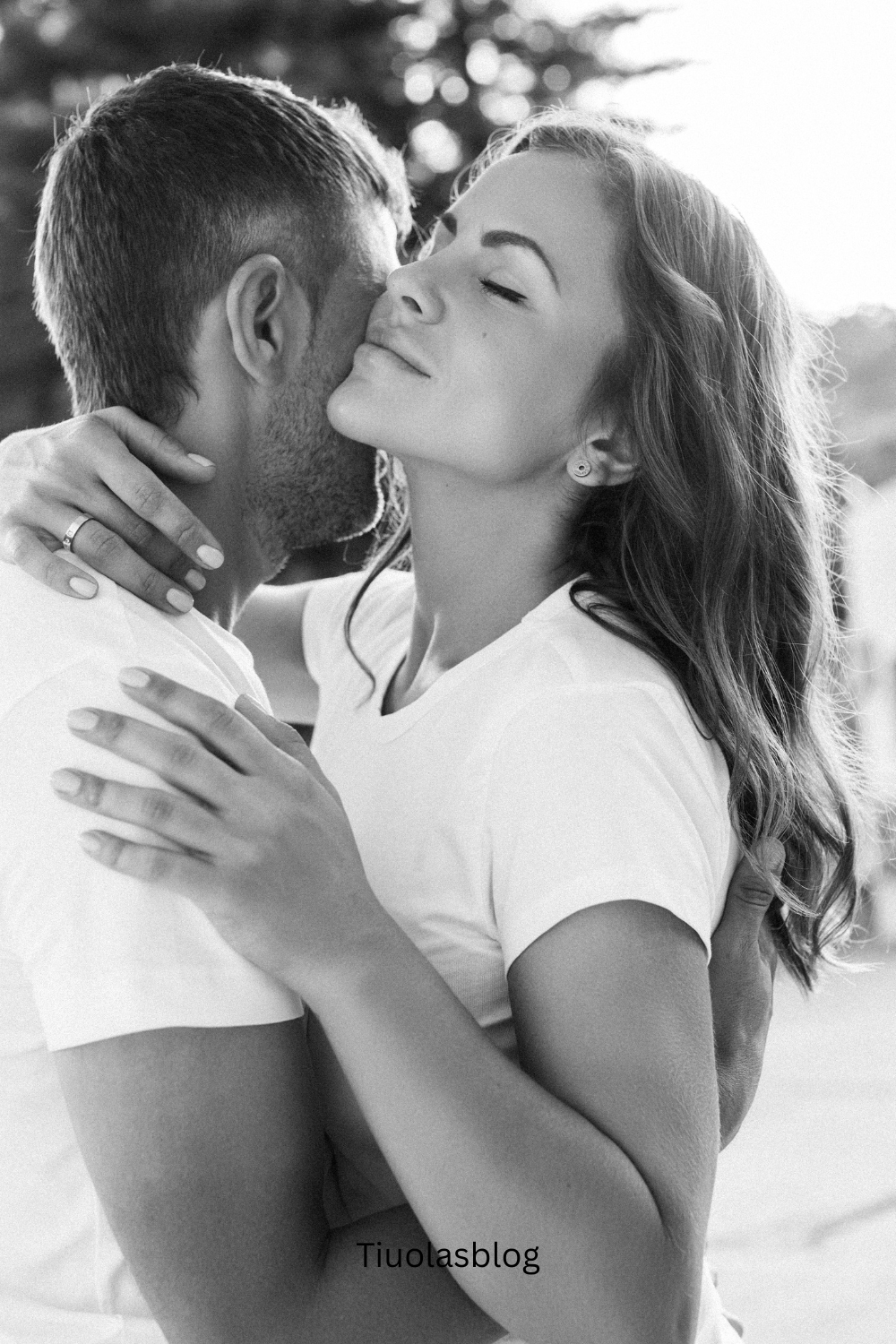 Flirty Games to Play Over Text With Your Partner