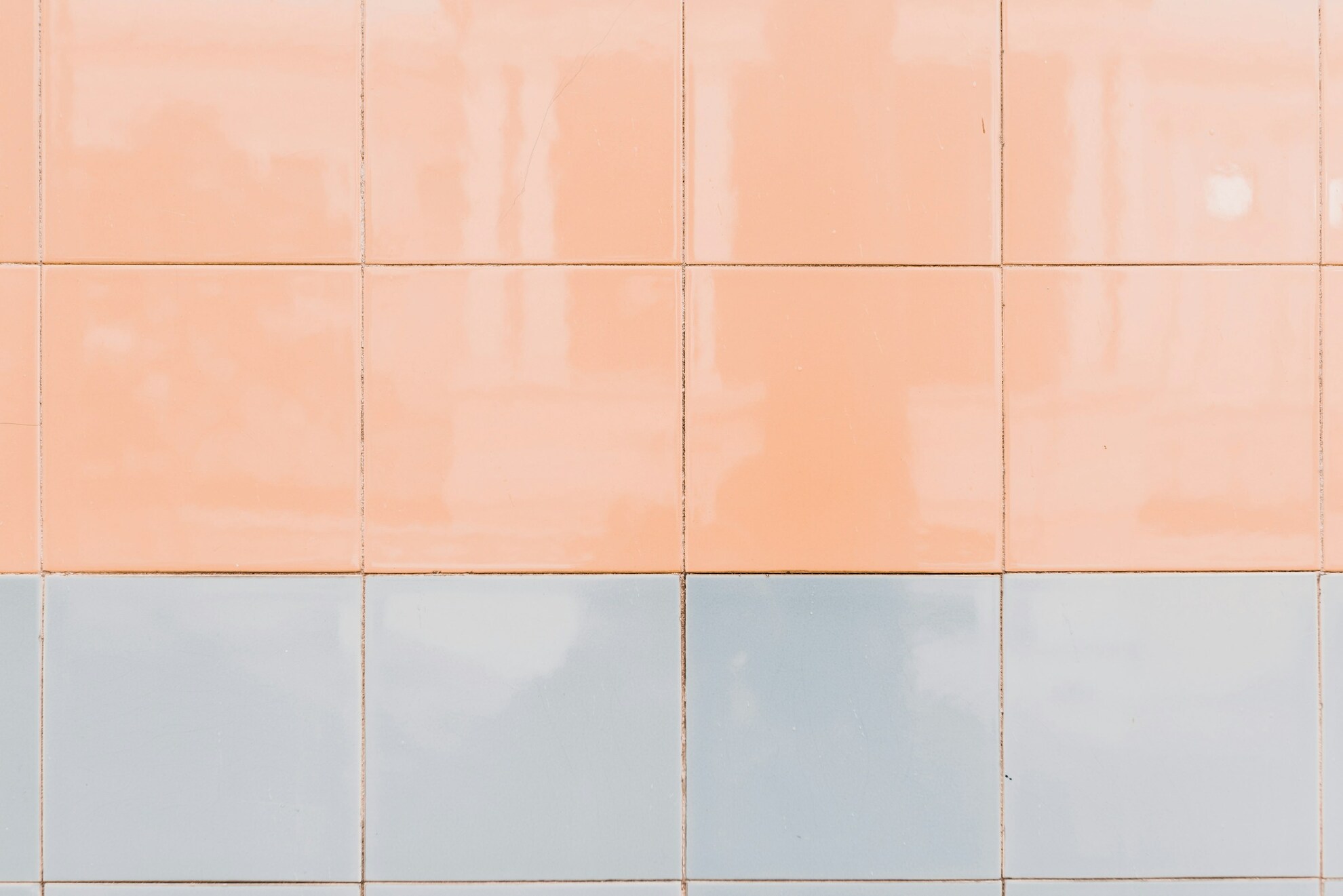 Vitt abstrakt geometriskt konstverk från Dresden, Tyskland