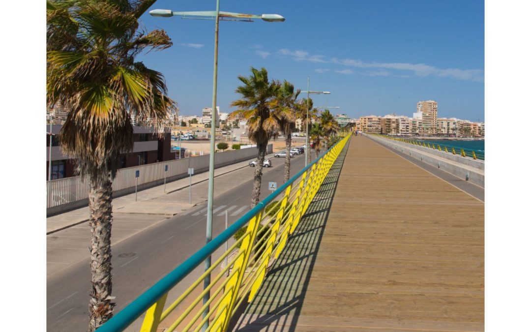 Torrevieja alerta: errores retrasan dique de Levante por cuarta vez