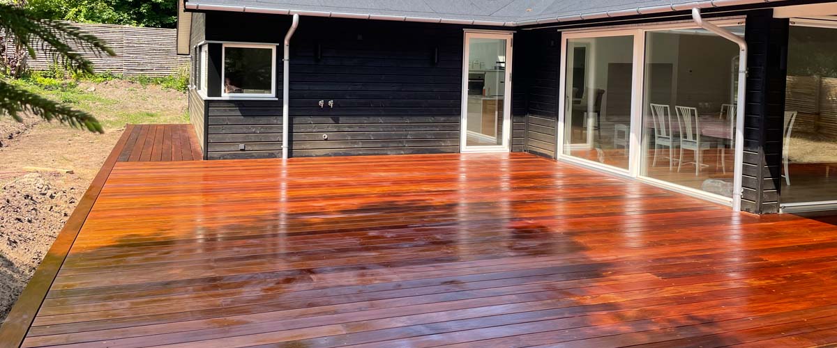Træterrasse IPE bygget i Hornbæk af Tømrer Elmdam