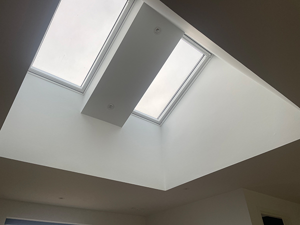 Installation af VELUX lystuneller for mere lys, udført af tømrer Elmdam