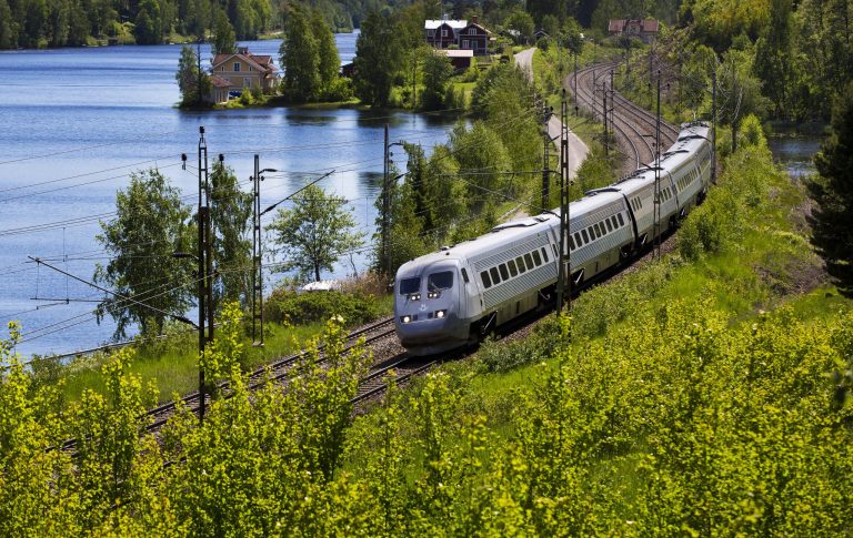 Der er mange dejlige togrejser i Sverige. Togrejser.dk