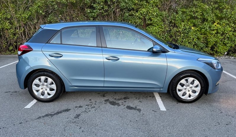 
								Hyundai i20 full									