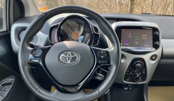 
									Toyota Aygo 1,0 VVT-i x-press 5d full								