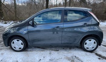 
									Toyota Aygo 1,0 VVT-i x-press 5d full								