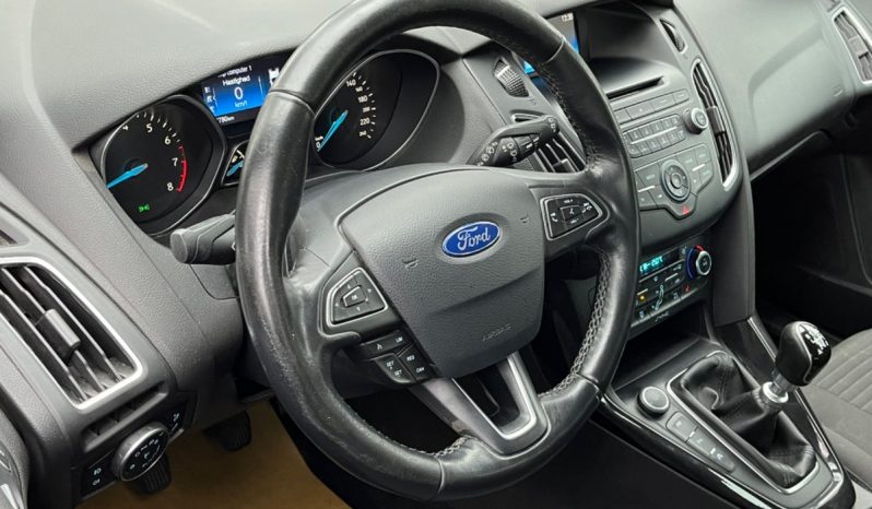 
								Ford Focus 1,0 SCTi 125 Titanium stc. 5d full									