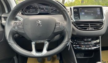 
									Peugeot 208 1,2 VTi Allure Sky 5d full								
