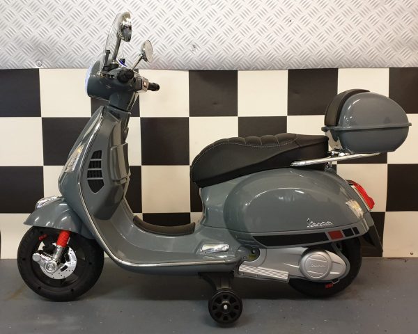 Vespa GTS children's scooter 12 volt gray - Image 2