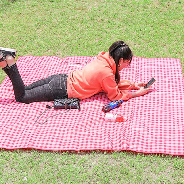 Waterproof Folding Outdoor Picnic Mat with Carrying Handle_4