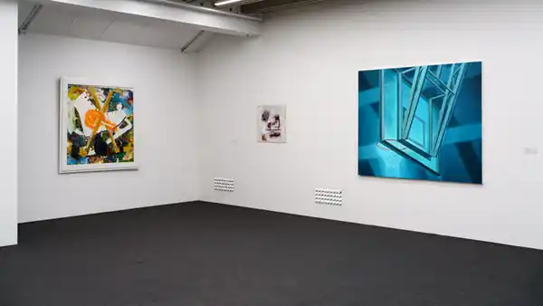 Arenan / The Arena – The Tore A Jonasson Collection, Konsthall 16 2023. Jarl Ingvarsson, Snyggtennis (Susannes skridsko) / Fine Tennis (Susanne’s Skate), 2020; Karin Wikström, Skridsko / Ice Skate, 2019; Carl Hammoud, Life Is the Universe Developing a Memory, 2022.