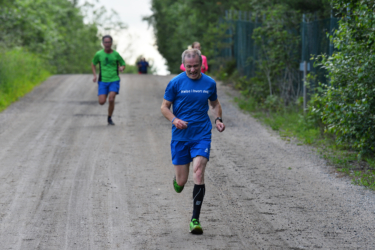 Svein Bergerud elsker t-skjorter med tekst, og når denne har Torsdagsløpets slagord på framsiden så er det god nok grunn til å vise bildet ?