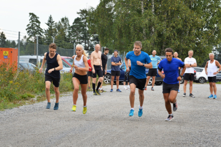 Klokken er 18:30, og gruppe 1 med Andreas Henriksen, Julie Larsen, Lars Buckholm og Josef Myhren Bouchleh er i gang med løpet