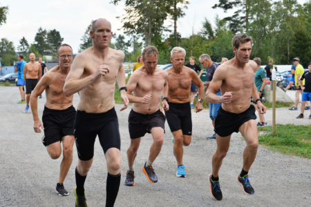 Lars Noreng og Magnus Thorsen fører an foran, og bak følger Rune Langnes, Bjørn Arild Smaaberg og Fred Morgan Larsen