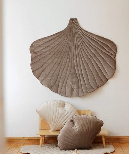 Dark Beige Velvet Ginkgo Leaf Mat