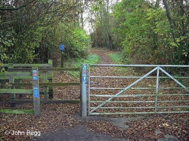 ...but not far after we've crossed the River Devon, where we meet Woolsthorpe Lane, Sutrans has created a cycleway and footpath, part of Route 15 of the National Cycle Network which will, when complete, link Shepshed in Leicestershire with Conningsby in Lincs. via Nottingham, Grantham and Sleaford.