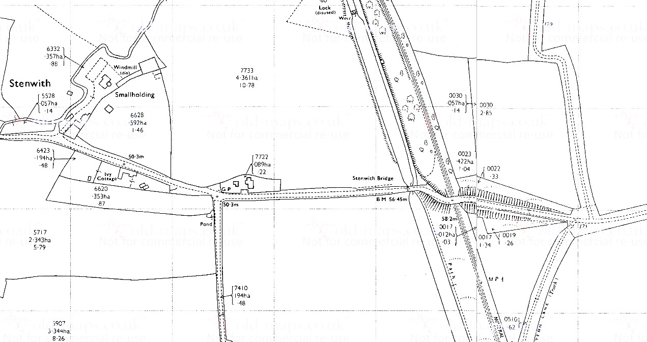 Near Stenwith Bridge, Woolsthorpe Lane crosses both the Grantham Canal and the Denton Branch mineral railway.