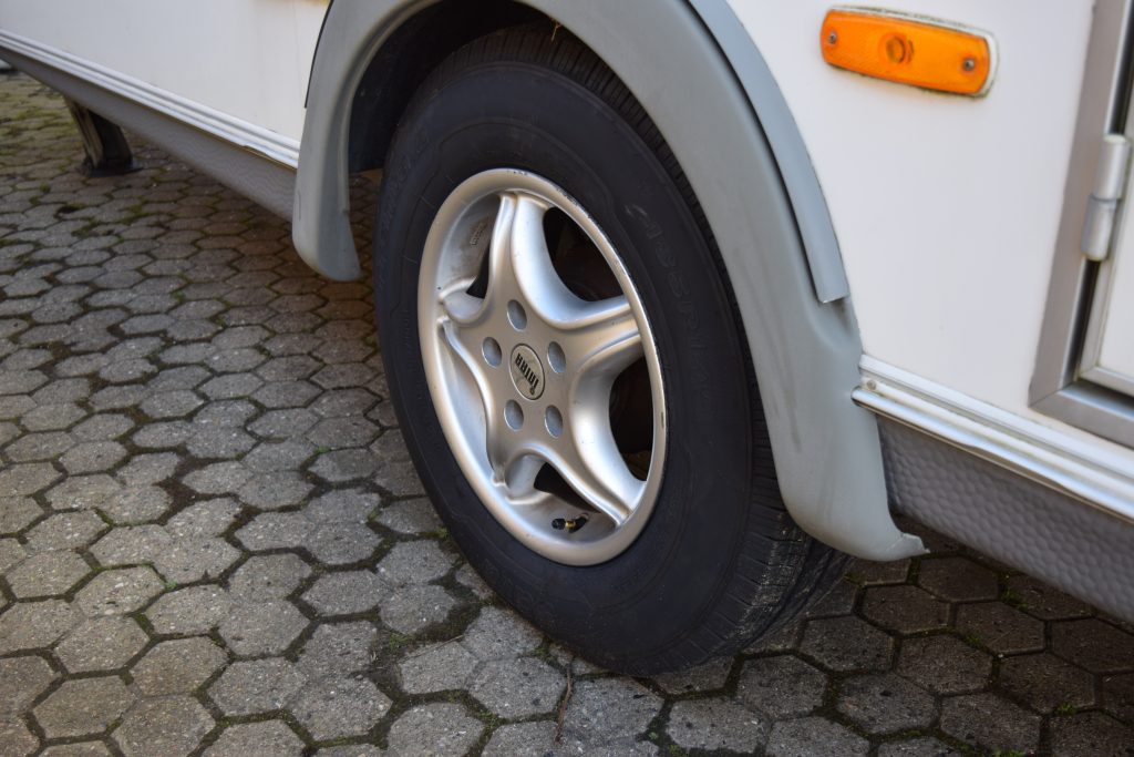 Bestemmelser omkring dæk og hjul - trailerteori.dk