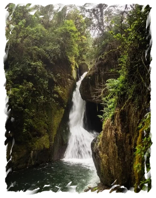 Ga zwemmen bij deze prachtige waterval, op 15 minuten loopafstand van het huisje!