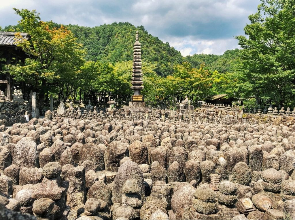 Kyoto-Reisetipps: Nembutsu-ji Tempel mit Steinbuddhas