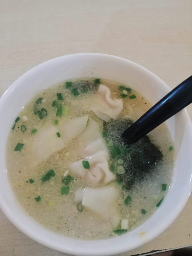 Wonton Nudelsuppe am Chengdu Flughafen